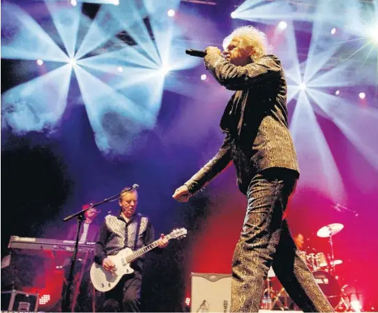  ?? BEGGE FOTO: ANDREAS SOLTVEDT ?? BIDRO TIL PLUSS: Sir Bob Geldof (bildet) og The Boomtown Rats var blant artistene som opptrådte på Kartfestiv­alen i 2015.