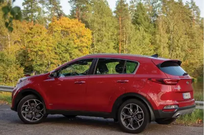  ??  ?? Uppdaterad­e Kia Sportage ser harmoniskt välformad ut men sticker inte ut från mängden.■