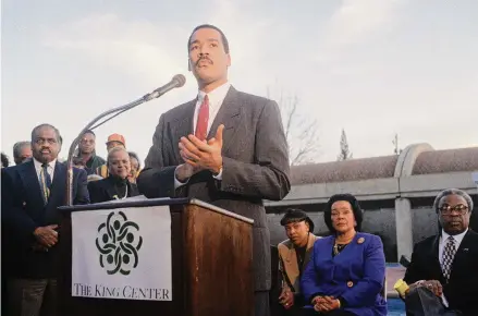  ?? Leita Cowart/Associated Press ?? Dexter King, son of Martin Luther King Jr., speaks to the press outlining his family’s plan for an interactiv­e museum to be built at the MLK Center in Atlanta, Dec. 28, 1994. The King Center in Atlanta says the 62-year-old son of the civil rights leader died Monday at his California home after battling prostate cancer.