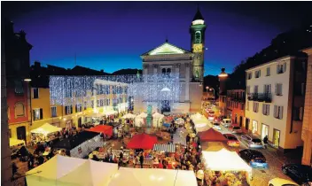  ?? TI-PRESS ?? Piazza Sant'Antonio con le luminarie