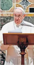  ??  ?? el Papa celebra bautismos una vez al año en la misma capilla donde se elige a los pontífices