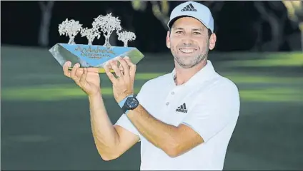  ?? FOTO: GETTY ?? Con el trofeo del Andalucía Valderrama Masters Sergio García opta a la Race to Dubai pero sus opciones no dependen sólo de él