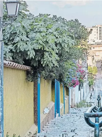  ?? FOTO: CARLES DOMÈNEC ?? El barri del Terreno de Palma és una zona de carrers tranquils i inclinats que miren al mar