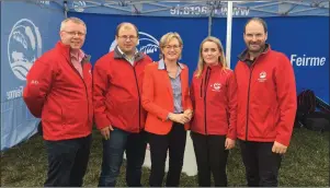  ??  ?? Mairead McGuinness MEP for Sligo and first Vice-President of the European Parliament at the Tullamore Show on Sunday (12th August) with members of Macra na Feirme.