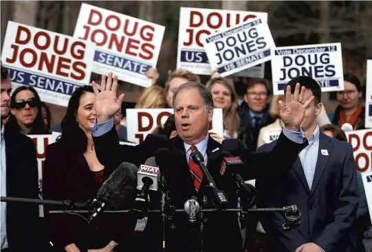  ?? PHOTO AFP ?? Avec l’élection de Doug Jones au terme d’une campagne difficile, les républicai­ns disposent que de 51 sièges sur 100 au Sénat.