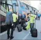  ?? FOTO: C. CHAVES ?? Messi, en el viaje a Milán en bus