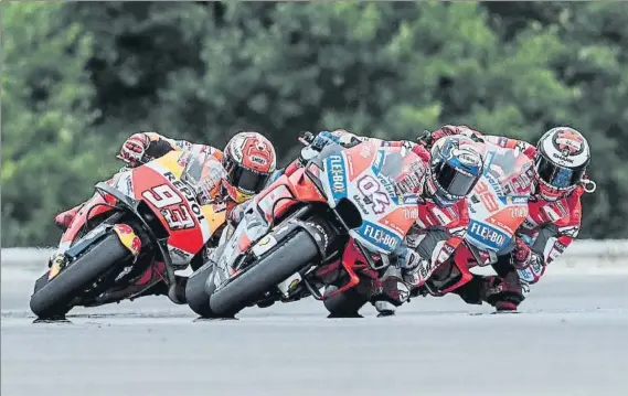  ?? FOTO: EFE ?? Marc Márquez empieza a verbalizar que los dos pilotos del equipo oficial Ducati son los rivales. Si en Austria aún mencionaba a Rossi, segundo de la tabla, ahora ya se fija en las Ducati