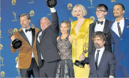  ??  ?? De vuelta al trono. El elenco de “Games of Thrones” fue el “tanque” para oponerse al avance de Netflix y Cia.