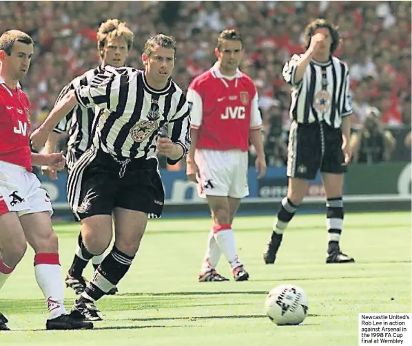  ??  ?? Newcastle United’s Rob Lee in action against Arsenal in the 1998 FA Cup final at Wembley