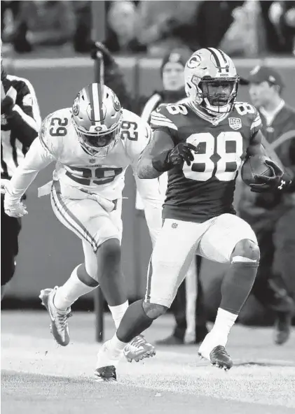  ?? MATT LUDTKE/ASSOCIATED PRESS ?? Running back Ty Montgomery ranked fourth for the Packers in rushing this season with 105 yards. He also had 15 receptions for 170 yards. He was averaging 24 snaps a game for Green Bay before being played for only six snaps in Sunday’s loss to the Rams.