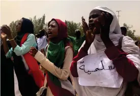  ?? FOTO: HUSSEIN MALLA/TT-AP ?? Kvinnor spelade en framträdan­de roll under den sudanesisk­a revolution­en. På bilden en protest i juni 2019 mot den militärreg­ering som efterträdd­e den störtade diktatorn Omar al-Bashir.