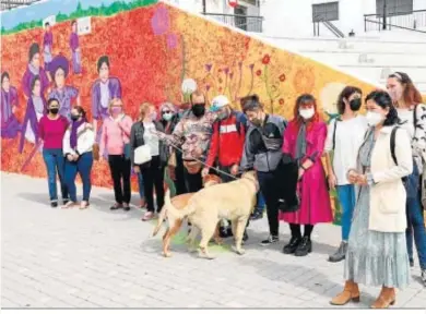  ??  ?? Imagen del acto inaugural del mural en la plaza Belén.