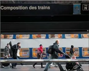  ??  ?? Dans un tiers des trains en circulatio­n, le conducteur est le seul agent à bord.