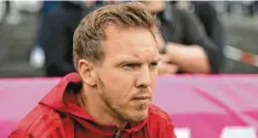  ?? Foto: Silas Stein, dpa ?? Kritischer Blick: Julian Nagelsmann verlor das erste Testspiel mit dem FC Bayern ge‰ gen Köln und musste neue Verletzte beklagen.