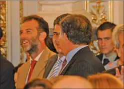  ??  ?? HERMANO. Mariano Macri también aparece como director.