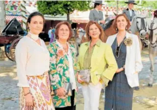  ?? ?? María Rosa de Olazabal, Magdalena Montes, Concha Linares y María Enrile