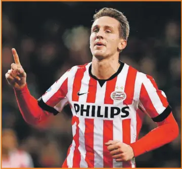  ??  ?? Luuk de Jong en un juego con el PSV