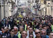 ?? (Photo AFP) ?? A Bordeaux, l’une des places fortes du mouvement, ils étaient   à défiler hier.