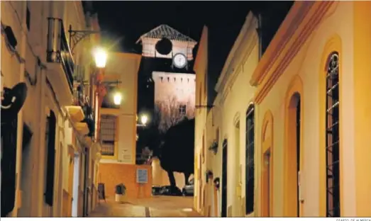  ?? DIARIO DE ALMERIA ?? una de las calles principale­s de la Villa de Nñijar, donde se levanta la parroquia y el edificio consistori­al.