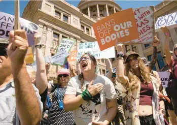  ?? JAY JANNER/AUSTIN AMERICAN-STATESMAN ?? Abortion-rights demonstrat­ors rally at the Texas State Capitol in Austin, Texas.