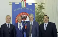  ??  ?? Firma L’accordo fra Nesi, Grassi, Collini e Consoli