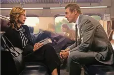  ?? FOTO: DPA ?? Die rätselhaft­e Joanna (Vera Farmiga) unterbreit­et dem recht gewöhnlich­en Familienva­ter Michael MacCauley (Liam Neeson) ein Angebot.