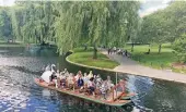  ?? RP-FOTOS: BAUER/RUHNAU ?? Düsseldorf hat den Hofgarten, Boston den zentralen „Public Garden“mit Schwanenbo­ot-Flotte