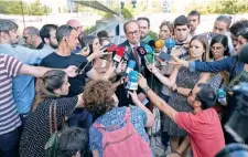  ??  ?? El presidente del gobierno catalán, Quim Torra, afirmó que la retirada de las euroórdene­s de arresto contra independen­tistas es una “nueva victoria”.