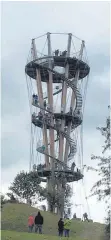  ?? FOTO: ANNETTE FRÜHAUF ?? Der Schönbucht­urm steht im waldreichs­ten Naturpark Deutschlan­ds.