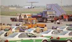 ?? FOTO: DPA ?? An nur einem Tag fand 1992 der Umzug des Flughafens München Riem zum neuen Franz-Josef-Strauß-Flughafen ins Erdinger Moos statt.
