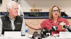  ?? Randy Hoeft/Associated Press ?? U.S. Sen. Kyrsten Sinema, I-Ariz., introduces U.S. Sen. John Cornyn, R-Texas, last week in Somerton, Ariz. Senators talked of immigratio­n there and in El Paso.