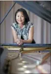  ?? INDEPENDEN­CE SINFONIA ?? Piano soloist Debra Lew Harder.