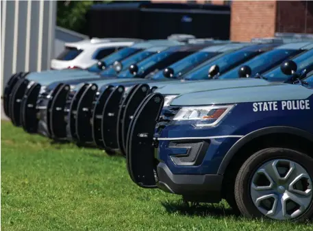  ?? BOSTON HERALD FILE ?? CAN’T FORCE THEM: The head of the State Police Associatio­n of Massachuse­tts said ‘to date, dozens of troopers have already submitted their resignatio­n paperwork.’