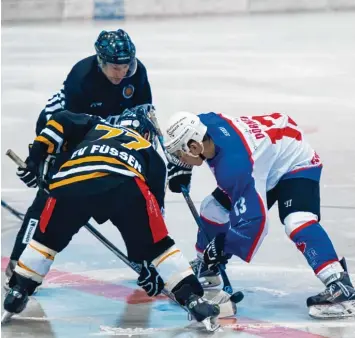  ??  ?? Der EV Bad Wörishofen hatte schon einige Topteams in dieser Spielzeit zu Gast, etwa den EV Füssen. Dennoch ist die Partie am Sonntag gegen Dingolfing etwas Besonderes: Es ist das erste Play off Heimspiel.