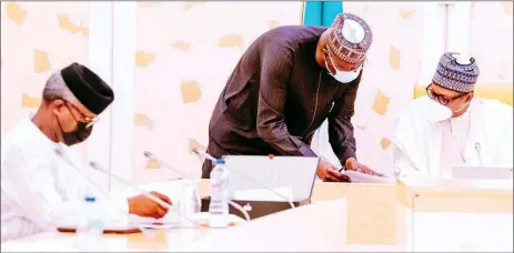  ??  ?? President Muhammadu Buhari ( right); Secretary to Government of the Federation ( SGF), Boss Mustapha and Vice President Yemi Osinbajo during the virtual Federal Executive Council ( FEC) meeting at the State House, Abuja… yesterday.