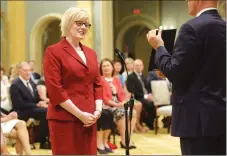  ?? Canadian Press photo ?? Carla Qualtrough is sworn in as Minister of Public Works and Procuremen­t during a ceremony at Rideau Hall in Ottawa on Aug. 28.