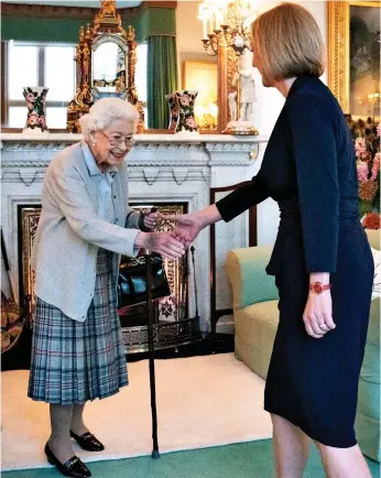  ?? ?? Final formal duty: Queen greets new PM Miss Truss in Balmoral on Tuesday