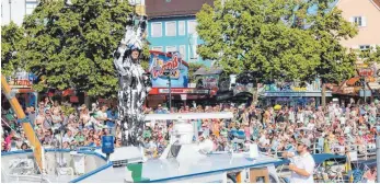  ?? FOTO: SAPO ?? An den fünf Festtagen kommen rund 7000 Menschen mehr nach Friedrichs­hafen als im Jahr zuvor.