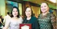  ??  ?? HAPPY TOGETHER.
Cebu Chamber of Commerce and Industry (CCCI) first lady president Tess Chan, who earmarked many enduring projects in CCCI, MCE, guest Tetta Baad, past presidents and long-time friends Carlos Co, Francis Monera and Amb. Francisco...