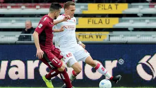  ??  ?? Jure Balkovec ha disputato ieri la sua seconda partita con la maglia del Bari. Iil terzino sinistro sloveno ha sfiorato il gol