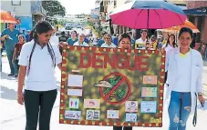  ??  ?? ACTIVIDAD. Diferentes organizaci­ones participar­on en la caminata para hacer conciencia en la población sobre la amenaza.