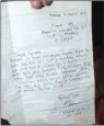  ?? LATIFUL HABIBI/JAWA POS RADAR PONOROGO ?? DIKIRIM: Surat izin Fadly tidak masuk sekolah kemarin.