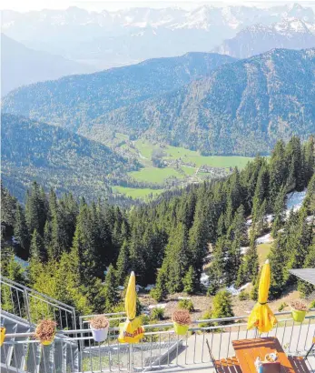  ?? FOTO: ULRICH MENDELIN ?? Von der Bergstatio­n des Labers aus hat man einen weiten Blick in die Umgebung.