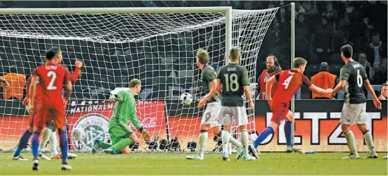  ?? FOTOS: REUTERS Y EFE ?? Eric Dier celebra tras marcar el tercel gol de Inglaterra