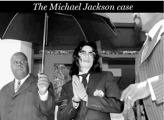  ?? CONTRIBUTE­D ?? Michael Jackson leaves the courtroom after being acquitted on all counts in 2005.