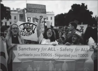  ??  ?? PROTESTAS. Varias manifestac­iones hubo ayer en todo Estados Unidos.