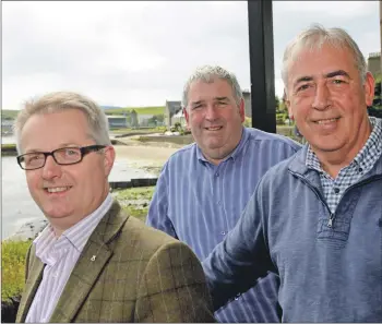  ?? 25_c33seaspor­ts01 ?? Early Kintyre Seasports Project support came from Brendan O’Hara and Councillor John Armour seen here with Campbell Fox in August 2015.