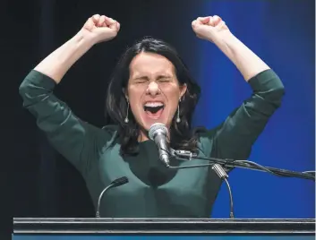  ?? PHOTO D’ARCHIVES, AGENCE QMI ?? La chef de Projet Montréal Valérie Plante n’a pas caché sa joie lorsqu’elle a été élue la première mairesse de Montréal, le dimanche 5 novembre au Théâtre Corona.