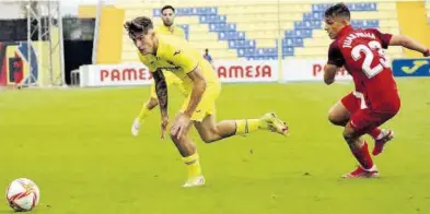  ?? JUAN F. ROCA ?? El Villarreal B pretende encadenar la quinta victoria consecutiv­a tras derrotar al Sevilla Atlético en el Mini Estadi.