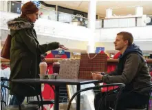  ??  ?? Julia Roberts y Lucas Hedges.